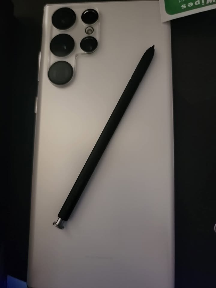 Ultra 5G Black 128 GB – 6.8 120 Hz AMOLED display, 108 MP + 12 MP + 10 MP + 10 MP rear camera